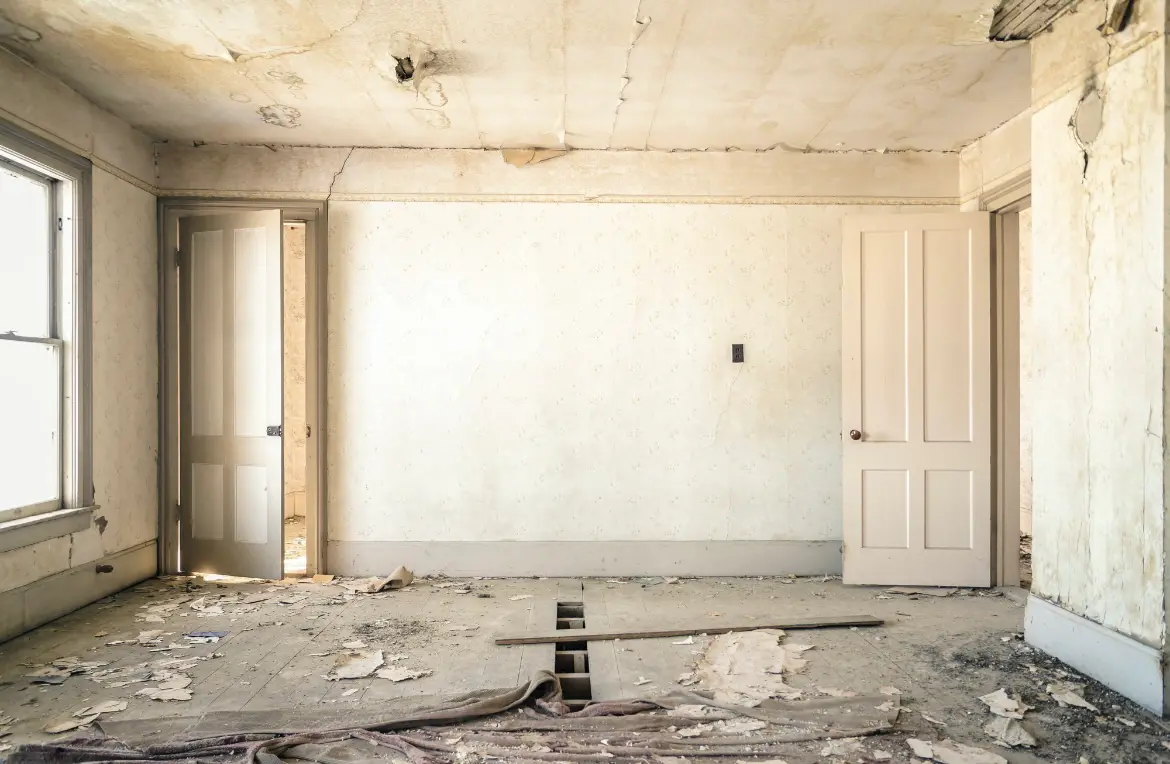 Waste disposal crew managing a cleanout project in Calistoga